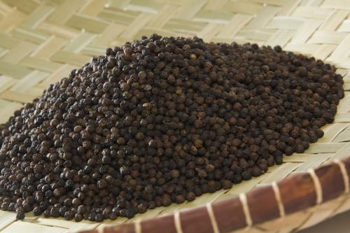  Poivre De Madagascar - café cacao thé en faite je suis un malgache et j'ai eu la moyen d'exporter le poivre noire ect... lieu au soci&eacute;t&eacute; de madagascar,  je suis a la recherche de personne qui peut acheter le poivre de madagascar merci beaucoup.