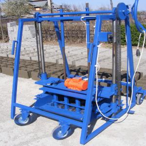  Pondeuse Universelle Parpaings Universelle - matériels machines pondeuse universelle pour la fabrication de parpaings,  blocs,  hourdis,  entrevous,  pavés,  bordures.----machine fabriquée en france - top qualité et solidité.--très simple,  maintenance réduite.----capacité de production jusqu'à 2000 parpaings de 
