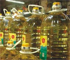  L'huile De Tournesol Brute Et Raffinée, L'huile - huiles bouteilles en pet transperent * 1l,  2 l,  3 l,  4 l et 5 litres bouteille pet transparent (avec la poignée). jerrycans * 5 l,  10 l,  20 l,  25 l et 220 litres bidon. boîte métal * 16 l,  14 kg (avec ou sans carton),  15 l / 15 kg 16 kg (avec ou sans carton 17 litres / 17 kg,  18 l / 18 