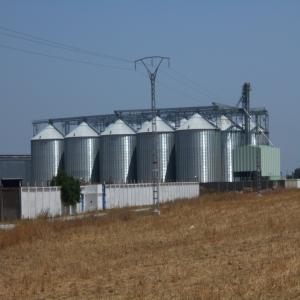  Silos De Stockage Céréale - matériels machines calculées sur la base des plus sévères normes italiennes en matière de zones sismiques et de coût de gestion extremement contenus,  nos installations de réception et de stockage des céréales connaissent un succès croissant en italie et &ag
