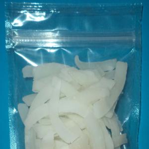 VENDS DES NOIX DE COCO SECHEES EN LAMELLES - fruits secs et graines grillées vends des noix de coco pretes a etre mangee--nous vendons des noix de coco coupée en lamelles,  emballées origine et en vrac.--nous cherchons des clients pour n'importe quelle quantité. 