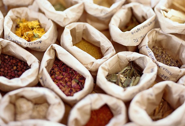  Plantes Médicinales Et Aromatiques - épices aromates nous proposons un très large choix de plantes médicinales et aromatiques,  authentiques et entièrement naturelles. notre première motivation est d’assurer à nos clients une réelle identité botanique et pharmaceutique des plantes ainsi qu'un niveau de q