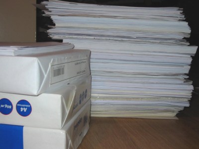  Plusieurs Tonnes De Papier - Industrie exploitation bonjour--je mets en vente plusieurs tonnes de papiers blanc et pour emballage de différents taille----merci de nous contacter--cordialement