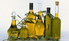  L'huile D'olive - huiles bonsoir, --je dispose de plusieurs tonnes d'huile d'olive,  production 2014 dont je cherche des clients pour en acheter.--le prix est très compétitif.--merci de me contacter pour plus d'informations--cordialement