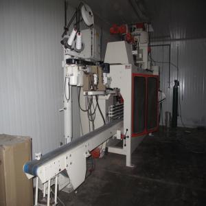  Vente D'une Ligne De Conditionnement - matériels machines ligne de complète d'ensachage cetec--doseur volumétrique--remplissage de sac préformé en papier (taille max (l*p*h) 25-15-60)--pesée précise de 2kg * 10kg selon densité--pliage--fermeture du sac par dépose du bande crépon et couture.--