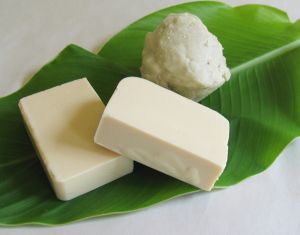  Beurre De Karité De Cote Ivoire - matières grasses nous recherchons des clients au plan national et international pour  la vente de notre beurre de karité de qualité tout en liant des liens de partenariat veuillez nous contacter pour prendre ample informations 