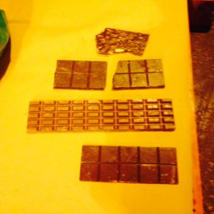  Chocolat Vrac En Sacs - produits sucrés vend tablette chocolat (sans emballage) conditionn&eacute;es en sacs de 30 kg de diverse gammes- lait,  noir,  avec ingr&eacute;dients (noisettes,  amandes,  fruits secs,  etc...). tablettes issues du process de fabrication  ne pouvant pas etre vendues (probl&egrave;me poids,  casse) et ne pouvant pas etr