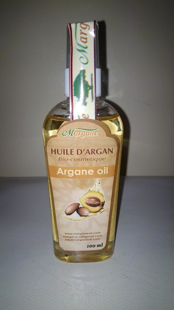  Huile D'argan Cosmétique Bio - huiles l'huile d’argan du maroc,  est idéale pour revitaliser les peaux sèches,  c'est une huile de massage ou corporelle naturelle,  l'huile d’argan est multifonctions par excellence,  on peut l'utiliser pour le visage,  le corps,  les cheveux.----la composition unique de l'huile d'argan,  lui conf