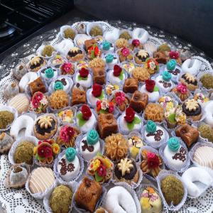  Patisseries Orientales Algériennes - patisserie nous allons réaliser des pâtisseries orientales dans la région nord de la france.nous souhaitons trouver des partenaires pour la fourniture de pâtisseries orientales.--quantité minimum 200 par jour. la qualité des produits devra etre irréprochable. les 