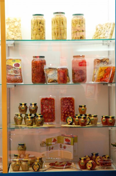  Tomate Séchées Et Épicerie Fine De Tunisie - conserve semi conserve tomates sécheés, olive,  coeurs d'artichauts...--   notre société totalement exportatrice spécialisée dans l élaboration des pai (produits alimentaires intermédiaires) à base de produits issus de l agriculture tunisienne (artichauts,  tomat