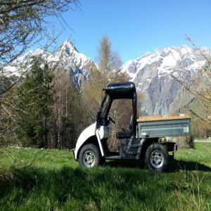  Vehicules Utilitaires Electriques - matériels machines pick-up 4x4 électrique.--homologué route.--charge maxi = 500 kg.--remorque maxi = 215 kg.--caisse acier galva.--4500 km.--12890€ départ dpt 60.--dispo 7 oct. 2014 sauf vente entretemps.