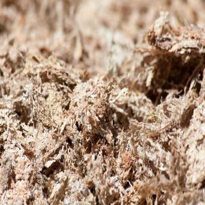  Sphagnum Peat Moss - vegetable matter dear sir/madam, --we sell top quality sphagnum peat moss from madagascar which i believe is ideal for use with your products. it has excellent water retention and is totally environmentally friendly with a ph level 4.8.--