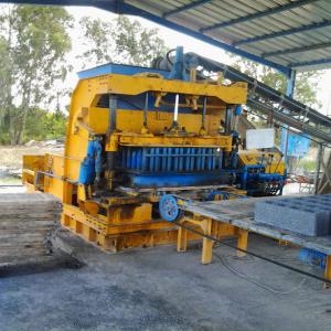  Vend Presse Agglos Fixe Grande Capacité - matériels machines très bonne affaire !!!!----tres bien entretenue----remise à neuf en 2012----capacité de production de 3500 agglos et plus----le lot contient------ presse française fixe pour la fabrication d'agglos tout les types(blocs,  toubia),  hourdis,  bordures,  pave... ( 2012 remise &a