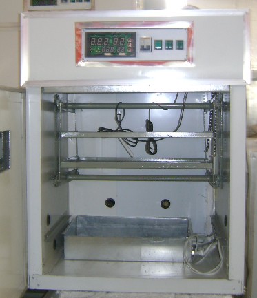  Couveuse Hs 176 - matériels machines bonjour, --je dispose d'une couveuse pouvant incuber jusqu'à 176 oeufs de poules. il s'agit d'une couveuse neuve et totalement automatique.