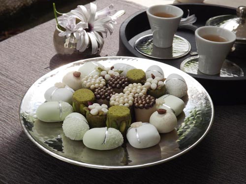  Délicieux Gâteaux Tunisien Artisanal - patisserie notre g&acirc;teaux est fait avec une recette artisanale,  par des femmes fortement qualifi&eacute;s,  tout est manuelle avec de l'huile d'olive,  de l'amende sfaxienne,  du pistache et noisette,  essayer notre produit et surtout pr&eacute;senter le dans vos c&eacute;r&eacute;monies.. 