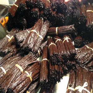  Vanille De Madagascar - épices aromates la soci&eacute;t&eacute; vous propose 15 tonnes de vanille de madagascar en sous- vide pret &agrave; etre exp&eacute;di&eacute;,  possibilit&eacute; de vente par tonnes ou par kilos. on vous garantie un rapport qualit&eacute;/prix.  80  le kilos prix fob pour les grosses commandes . 