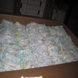  Couche Pampers - hygiene entretien couche pampers par carton de 130kg,  2 cartons par palette et 32 palettes par semi remorque. de taille 1 à 6. les tailles les plus utilisé sont en plus grand pourcentage. 