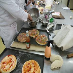  Équipements De Boulangerie - patisserie nous sommes un fabricant professionnel des équipements de boulangerie depuis environ 30 ans. nous nous spécialisons dans la fabrication de four rotatif,  four à sole , four à convection ,  diviseuse de pâte ,  etc.si vous avez des questions,  contactez moi,  parlons de d&