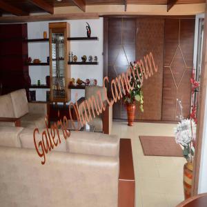  Bois Camerounais Débité - bois charbon fibre nous exer&ccedil;ons dans la transformation du bois pr&eacute;cis&eacute;ment   (boiserie, ameublement,  d&eacute;coration et r&eacute;habilitation du b&acirc;timent 