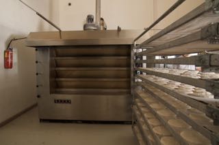  Vends Four Sol Bouches Gaz - matériels machines vends four &agrave; sol esmak panter 4 bouches 4 vannes vapeur--habillage inox avertisseur sonore- time chrono--vendu avec chariots--valeur neuf 60 000  