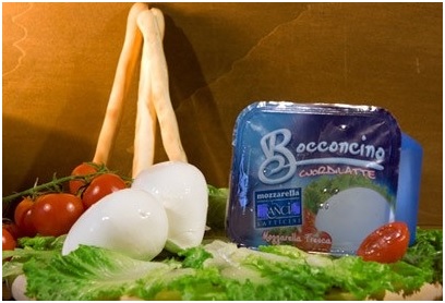  Mozzarella Pour Table -pizzeria - lait et produits laitiers produits par une de plus excellentes industries italiennes avec une experience de dizaines d'annèe dans le secteur. l a qualitè de ces produits est connue aux quatre coins du monde ou nous exportons avec succes et grande satisfaction de nos clients mozzarella pour la table et dans un a