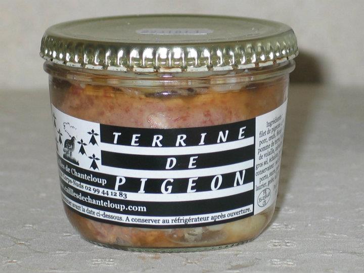  Terrine De Pigeon - conserve semi conserve terrine de pigeon 180g----terrine de pigeon confectionnée avec la partie la plus noble du pigeon - le filet.--fabriquée de manière artisanale avec des pigeons issus de nos éleveurs bretons,  et abattus à la ferme.--notre terrine est composée à 43% de f