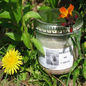  Rillette De Caille - conserve semi conserve --rillette de caille----rillette de caille confectionnée avec la cuisse de la caille essentiellement.--fabriquée par nous-meme,  de manière artisanale avec des cailles issues de notre élevage,  et abattues à la ferme.--notre rillette est composée à 57% 