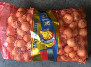 OIGNONS - fruits et légumes vend oignions jaune des pays bas,  exporté depuis port d'anvers ou au port du havre,  oignions d'excellente qualité. quantité; sacs de 10 et 25 kg, -- --2880 sacs/10kg- 28800 kg par conteneur --1180 sacs/25kg- 29500 kg par conteneur, ----prix fob anvers-oignons jaunes--sac 10kg,  cal
