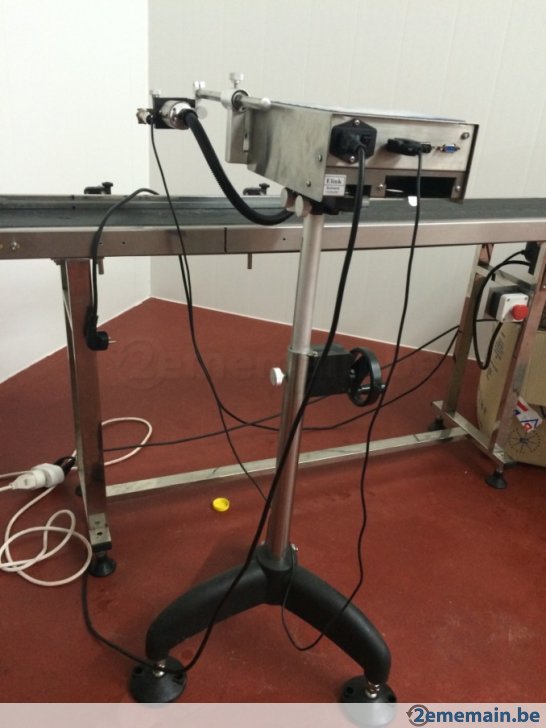  Vend Materiels De Production De Jus Presque Neuf - matériels machines bonjour, --nous cédons nos machines de production de jus---- 1 capsuleuse (bouchonneuse) de bouteilles (pour bouchons en plastique)--- 1 marqueur pour marquer la date de péremption et le numero de lot sur les bouteilles ou les bouchons--- 1 etiquetteuse --- 1 convoyeur a bande lisse et 