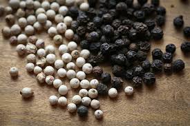  Ground Specification Black Pepper - aromatic spices specification--- --1.moisture- 11% max --2.100%purity.--3.packing-25/50kg/bag or carton  according with customer requirement --4.size- flakes,  granule and powder--5.capacity-14 tons for 20 fc--also provide oem service--grades-  mg1,  500 g/ litre,  550 g/litre,  (sterlised/ steam washed)--light pepper-