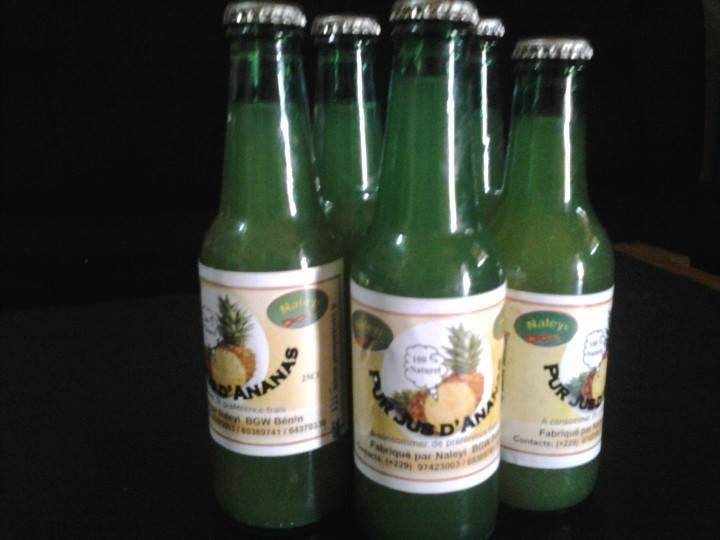  Pure Jus D'ananas - jus concentré sirop nous recherchons tout type de partenariat pour la commercialisation  de notre boisson .pure jus d'ananas de qualit&eacute;,  press&eacute; dans le respect des bph et bpf selon le codex alimentarius. proposons des tarifs tr&egrave;s abordables .nous contact&eacute; pour plus d'information --calories -