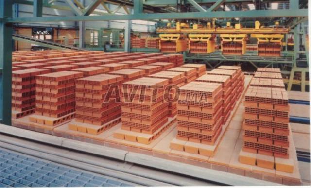  Grande Usine De Brique Vendre - Investissement capitaux bonjour;--vente d'une usine de fabrication de brique à berrchid la région de grand casablanca/maroc,  toujours en production. superficie 12, 5 hectares + 5 hectares de carrière.--12000 m2 construite,  usine bien équipe de matériel neuf,  l'usine produit 500 tonnes de b