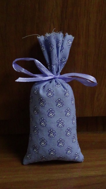  Sachet De Lavande Lillas 15x6 Cm Avec 20gr De Lav - matiere vegetale si vour recherchez des sachetz en coton avec du lavandin de la drome provencal voue etes au bon endroit,  un exemple sachetz coton 16x6 cm avec un poid d' environ 20 gr le cout est de 45 centimes par sachet pour au moins un ordre de mille sachets.plus frais d envoi --