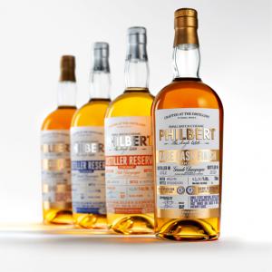  Cognac Avant Gardiste - boisson alcoolisée nous sommes producteurs artisanaux de cognac et brandy de monocpage. nous mettons un accent sur la qualite de nos produits. nous avons developpe 3 marques distincts---la gamme classique de cognac centree sur le savoir faire---une gamme plus avant gardiste focalise sur le terroir (grande e tpetite ch