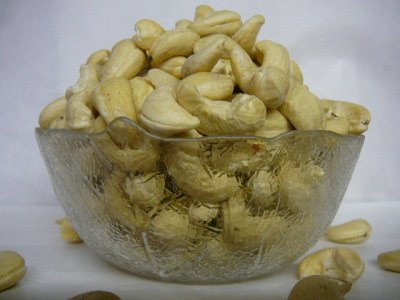  Offre De Vente Pour Acajou Décortiqué - fruits secs et graines grillées nous fournissons la noix de cajou avec les sp&eacute;cifications suivantes ---1. produit - noix de cajou d&eacute;cortiqu&eacute;e ww320--2. qualit&eacute;- &agrave; la norme afi--3. conservation ---les noix de cajou seraient conserv&eacute;s dans un endroit propre et sec ,  loin de ressources de cha