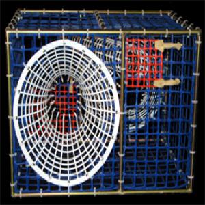  Filets Plastics - equipement maritime -- une caractéristique importante de ces nacelles est le fait qu’elles soient équipées de deux entrées,  pouvant etre réglées selon les espèces à pecher. d'autre part,  les poissons capturés souffriront d'un taux de stress extremement bas.