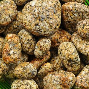  Galets Décoratifs - pierre roche nous cherchons des clients pour des galets décoratifs au maroc multiple couleur- blanc,  noir,  rose,  jaune,  beige ....