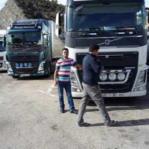  Transporteur Routier Professionnel - transport transit logistique bonjour nous sommes une société de transport routier international,  avec un parc très important et des camions dernière génération,  votre satisfaction et notre premier intéret.pour toute demande de devis contacter nous en message privé. 