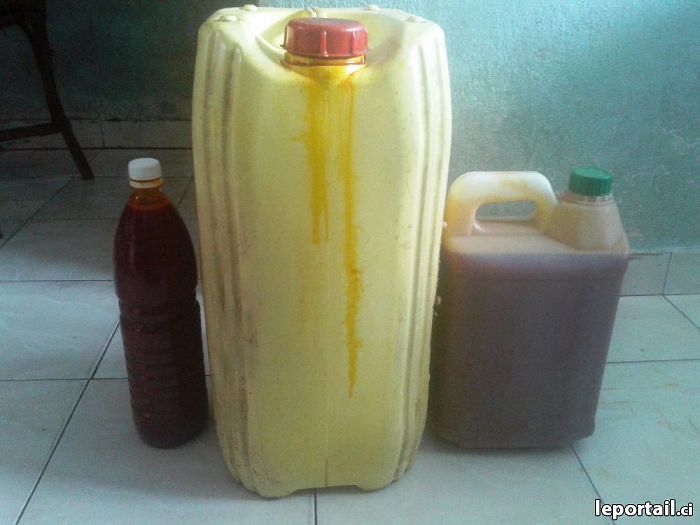  5000mt /huile De Palme Crude Palm Oil - huiles disponible!!!----nous voulons vous informer que nous avons stock ---huile de palme brute / huile rouge----prix cible- 450-550 fcfa/litre--usage- local ou export----we want to inform you that we have stock---crude palm oil / red oil----target price- 300-500f cfa / liter--use- local or export----pour 