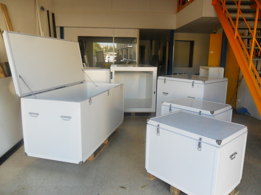  Glacière De Pêche Professionnelle - matériels machines gamme de conteneur isotherme fabriqu&eacute; sur mesure pour le transport de glace ou poisson,  crustac&eacute;s,  molusques,  etc.------fabriqu&eacute;e sur mesure en france,  toutes nos glaci&egrave;res sont amovibles et et s adaptent &agrave; tout type d utilisation.----pour un nettoyage parfait,  la 