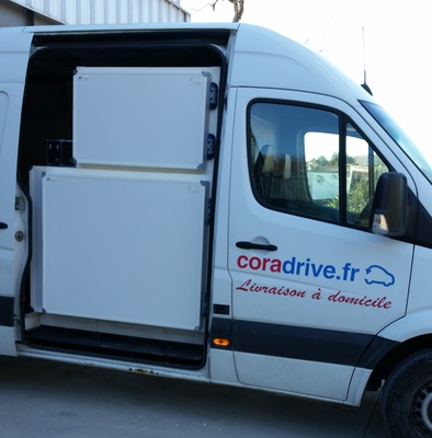 Caisson pour véhicule à porte latérale - transport transit logistique modèle isotherme ou réfrigéré,  froid positif et/ou négatif.----fabriqué sur mesure pour tous types de vu et vl.----on  fabrique sur mesure des caissons pour véhicules à porte latérale adaptés à votre cahier des charges - is