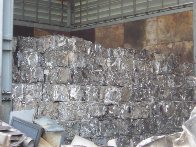  Dechet D'aluminuim - métaux nous disposond d'un stock de dechet aluminuim de tres grande pureté a prix 1085$/tn et de pureté de 99, 9% .--veiller nous contacter par mail 
