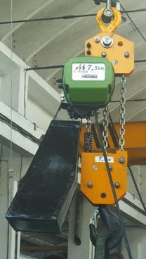  Palans Chaine 250 Kg- 10.000 Kg. - matériels machines a vendre palans à chaine 250 kg- 10.000 kg. toutes le tensions electriques,  hauter que vous voulez. electrique et manuals. potences de levage,  murale et. pivotantes. portiques ,  pont rouland . material nouveau,  qualité,  tres bon prix.
