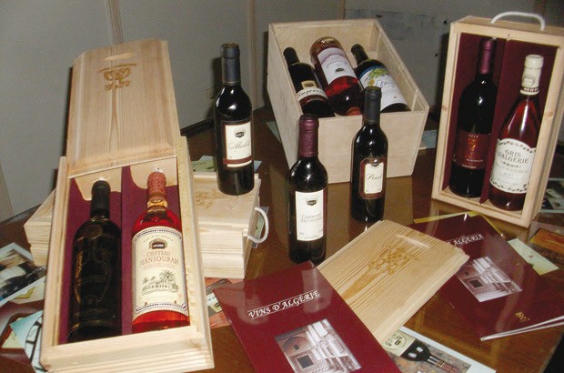  Vins Algériens De Qualité Supérieure - vins nous recherchons des clients internationaux (importateurs,  distributeurs) pour notre gamme de vins rouges,  rosés,  blancs d'origine algérienne et de qualité supérieure. production plusieurs fois primée dans les concours internationaux. possibilité de livrer e