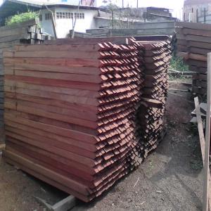  Azobe Scié En Vente - bois charbon fibre nous disposons d'un lot important d'azobé scié en piquets de 85+5 x 85+5 x (2750+50 et 2950+50) et en bastaings de 8 cm x 17, 5 cm x 2750+50,  qualité fas,  sans aubier,  sans fentes,  sans piqûres et sans noeuds. le stock est basé à douala au cameroun. 