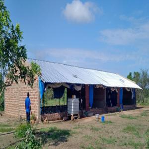  Ferme Avicole Vendre - Investissement capitaux pour cause de départ de l'unique actionnaire,  une sarl d'exploitation avicole est en vente après plus de deux années d'activité. ----avec son principal site basé à moins de 250 km de ouagadougou - mais loin des zones rouges au nord du pays - notre soci&eacut