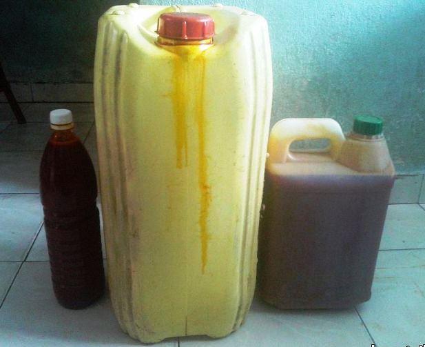  Vente D'huile De Palme - huiles bonjour, --mise à disposition pour vente de ---huile de palme brute / crude palm oil--recolte - 2016--qté / qty - 8-10 tc 40  par mois--conditions - loco magasin / fob--
