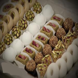  Pâtisserie Tunisienne Traditionelle - patisserie nous avons des différentes produits variée de la pâtisserie tunisienne en trés bonnes qualités,  pour plus de détails et les prix veuillez nous contacter 