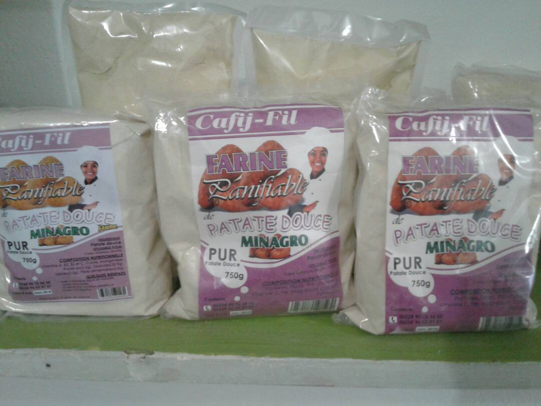 Farine d'igname, de manioc, de pâtate douce... - féculents nous vendons des farines d'igname,  de manioc,  de patate douce,  de banane plantain etc...--farines mis sous en balade de 1kg,  de 500g et 750g.--farines utilisables pour fufu instantané,  peut aussi servir dans la boulangerie et la pâtisserie. --