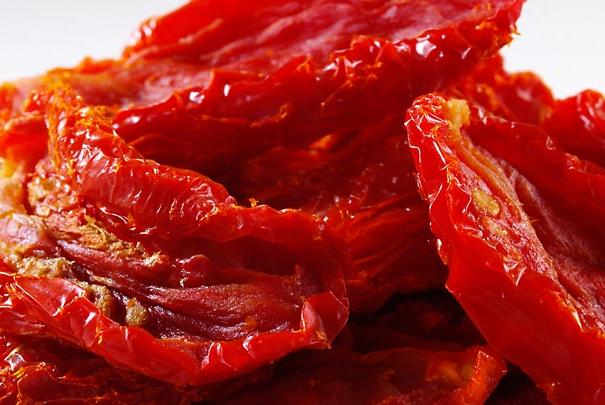  Tomate Séchée La Bonne Qualité Tunisien - fruits et légumes --nous sommes un groupe d'agriculteurs de la tunisie,  et nous avons maintenant les fruits frais suivantes------tomate s&eacute;ch&eacute;e- ~100 tonnes (d&eacute;but 01/06 fin 30/08) 3   /kg----nous avons un point de collecte et d'emballage frigorifique, --le tri et les calibres sont effectu&eacute;s